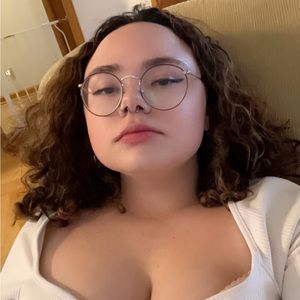 Meet your Posher, Madeline